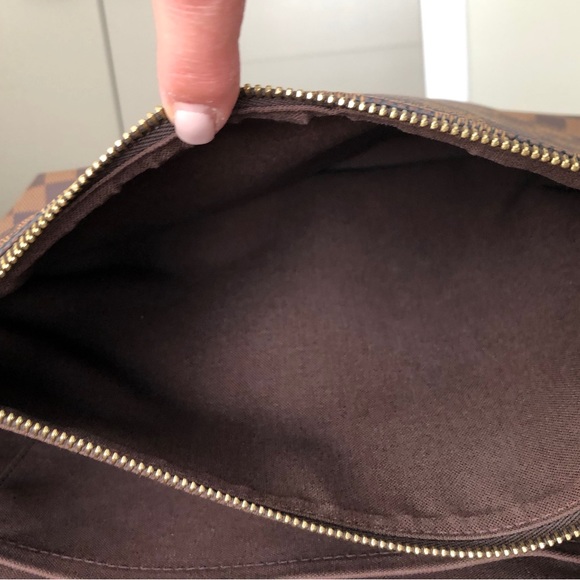 Louis Vuitton Brooklyn GM Damier Messenger Bag - Picture 5 of 10